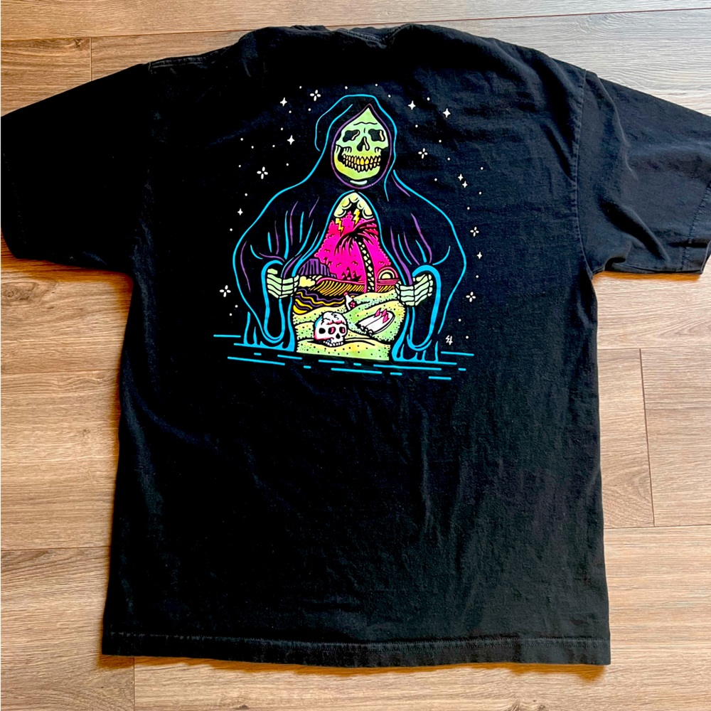 Barely worn. Black heavy weight tee from Lurking Class/Zumiez. Great condition.